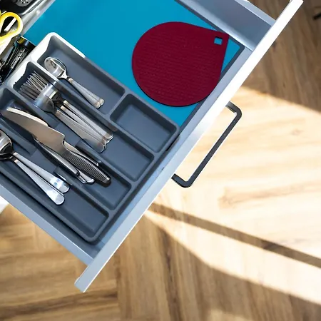 W/balcony And Prkg, By Cohost *