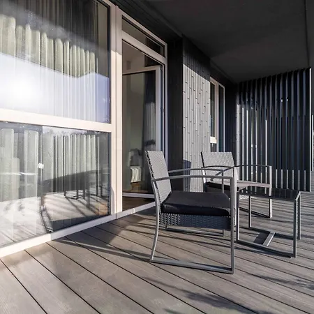 W/balcony And Prkg, By Cohost Appartement