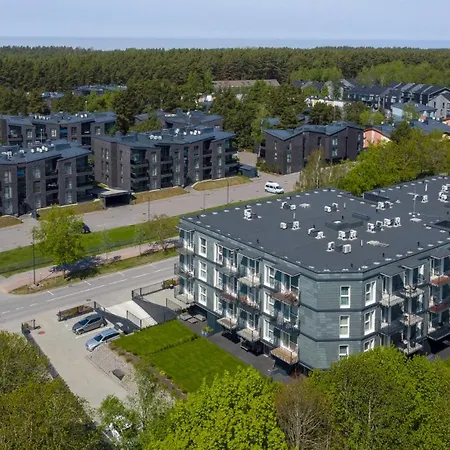 Apartment W/balcony And Prkg, By Cohost