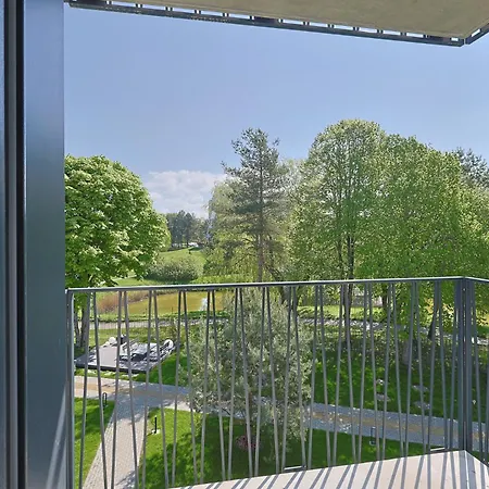 Apartment W/balcony And Prkg, By Cohost *