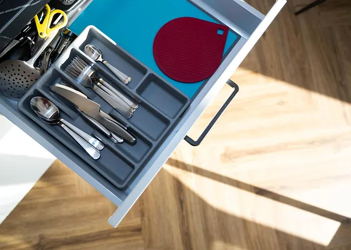 W/balcony And Prkg, By Cohost *