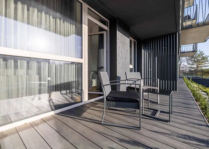 W/balcony And Prkg, By Cohost Apartment